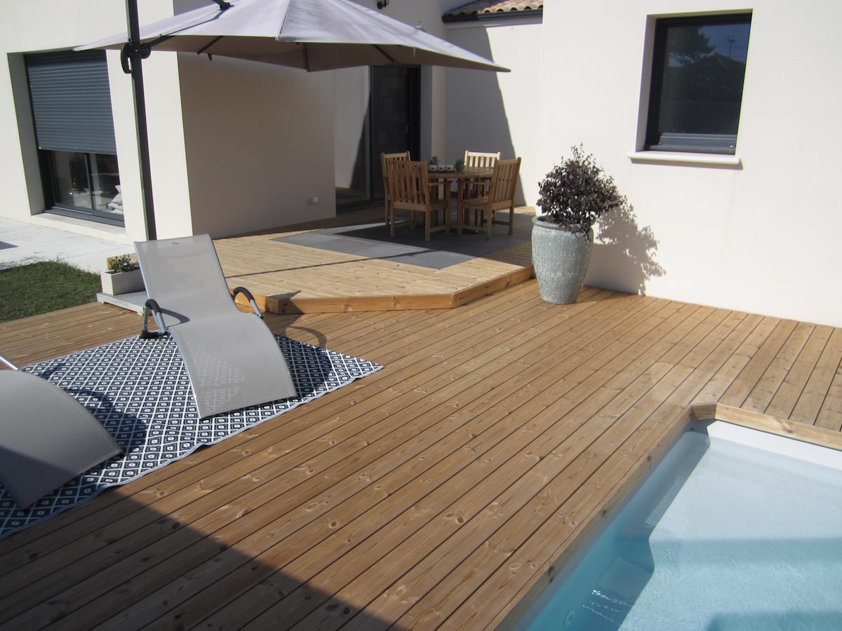 TERRASSE MIXTE BOIS ET GRÈS CÉRAME